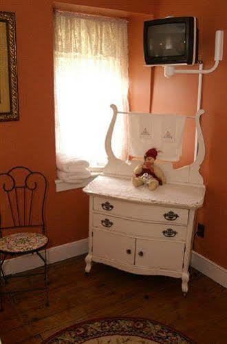Jackson House 3*